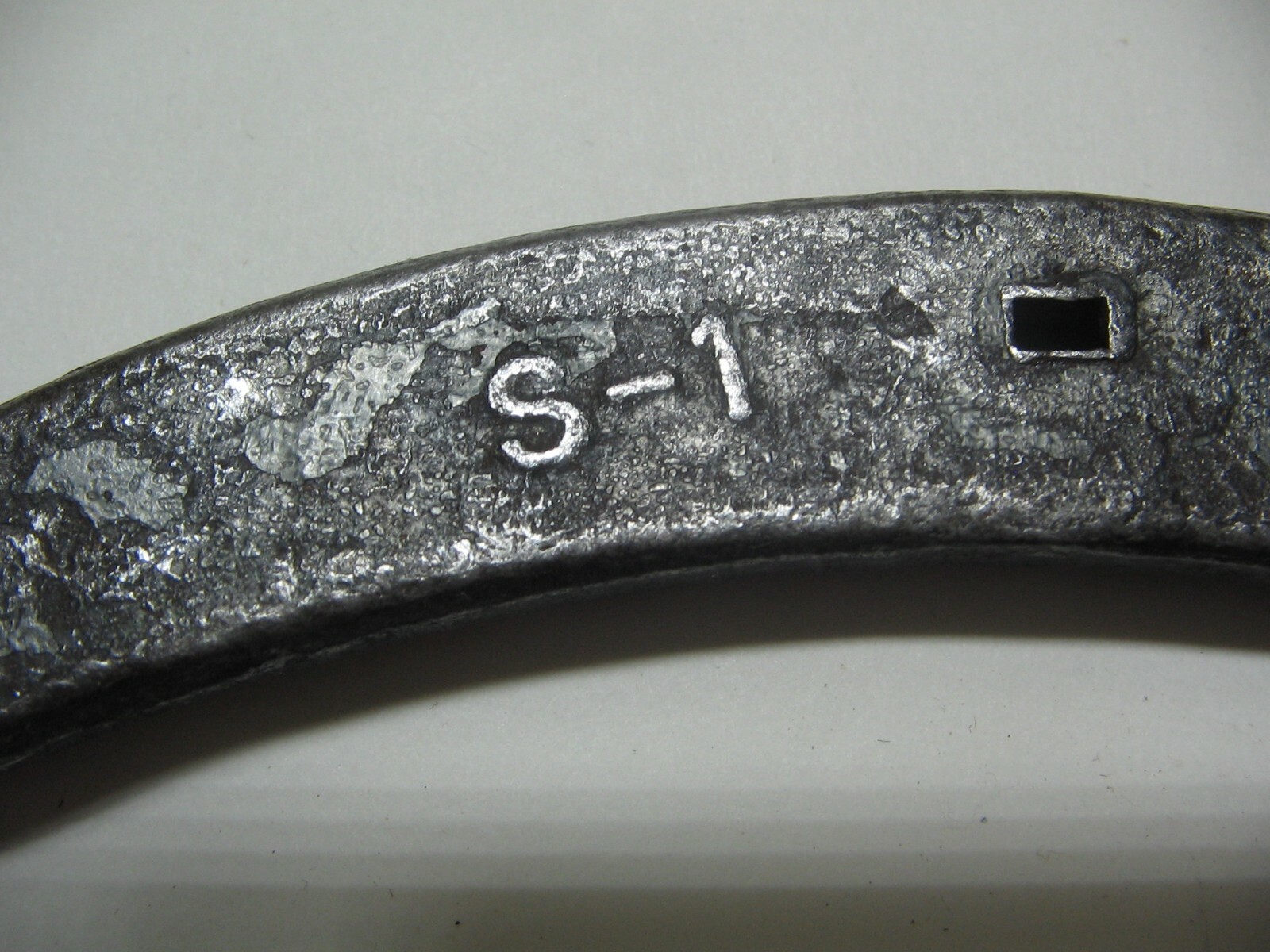 5 Steel horseshoes made by Diamond - Hot forged  4@ # S1 and 1@ # S0 Saddle lite