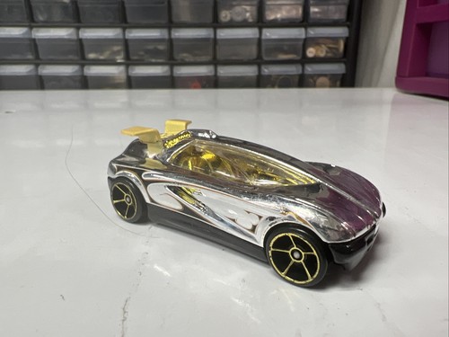 2004 Mattel Octainium Chromium Diecast Car 3 Lane Super Speedway