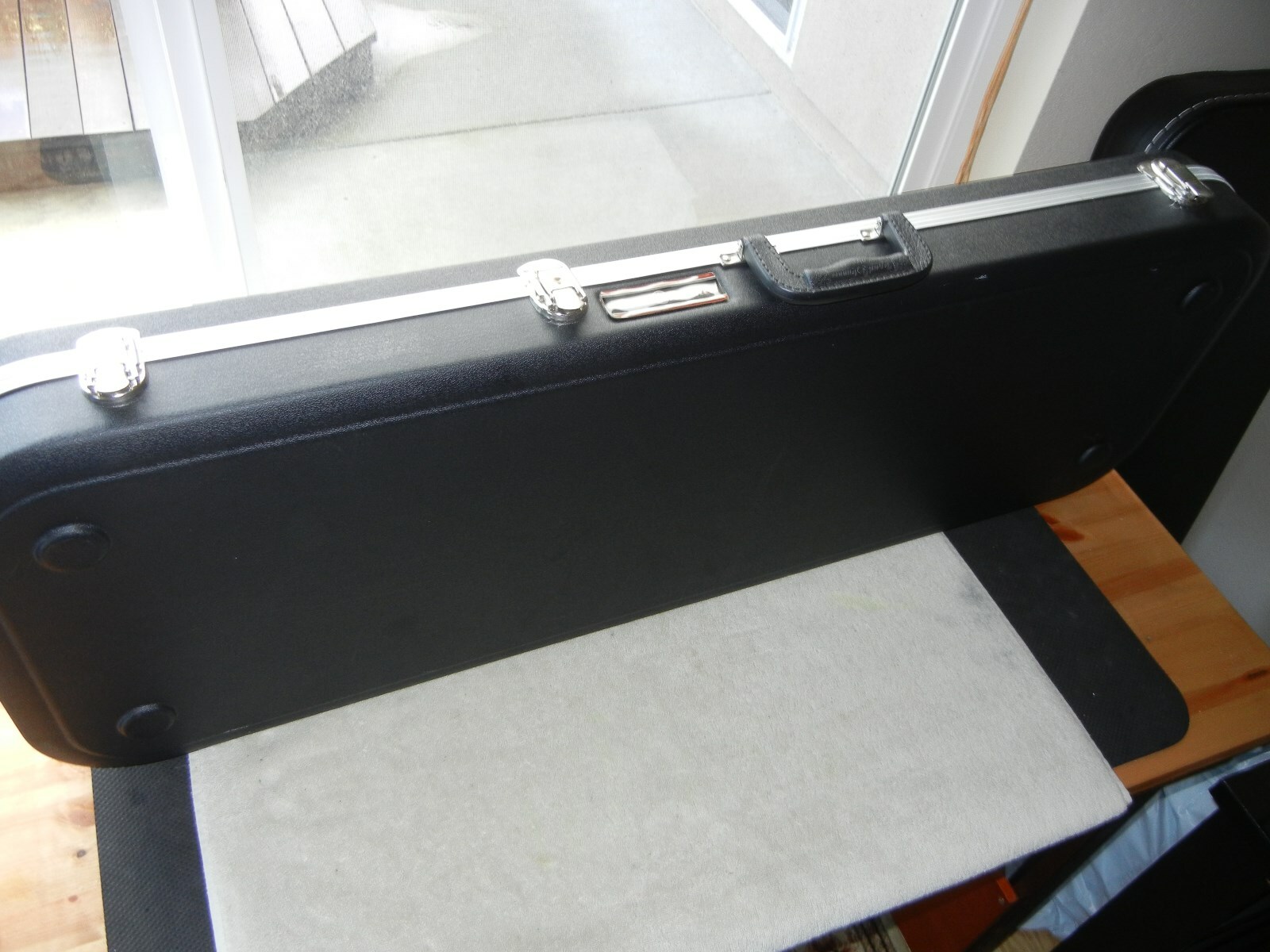 RoadRunner Molded BLACK Solid Body Electric Guitar HARDSHELL Case