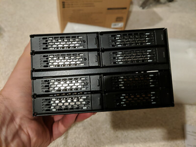 Icy Dock MB508SP-B Full Metal 8x2.5 SATA/SAS SSD Hdd Backplane Cage Enclosure
