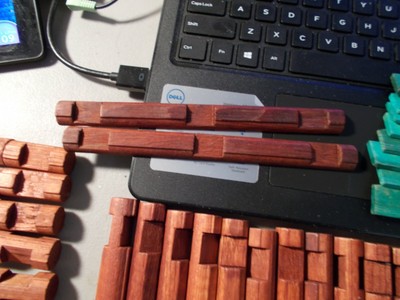 VINTAGE 1974 PLAYSKOOL LINCOLN LOGS EXPLORER SET 152 PIECES IN ORIGINAL CAN