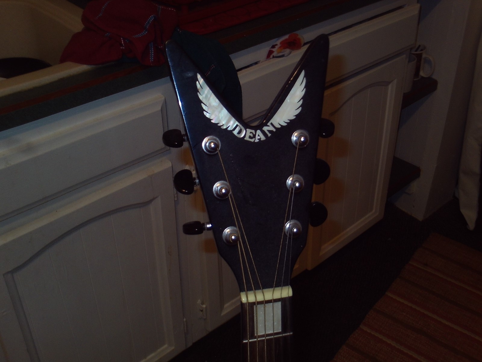 Dean V Wing Cutaway Dreadnought Acoustic-Electric Guitar Black