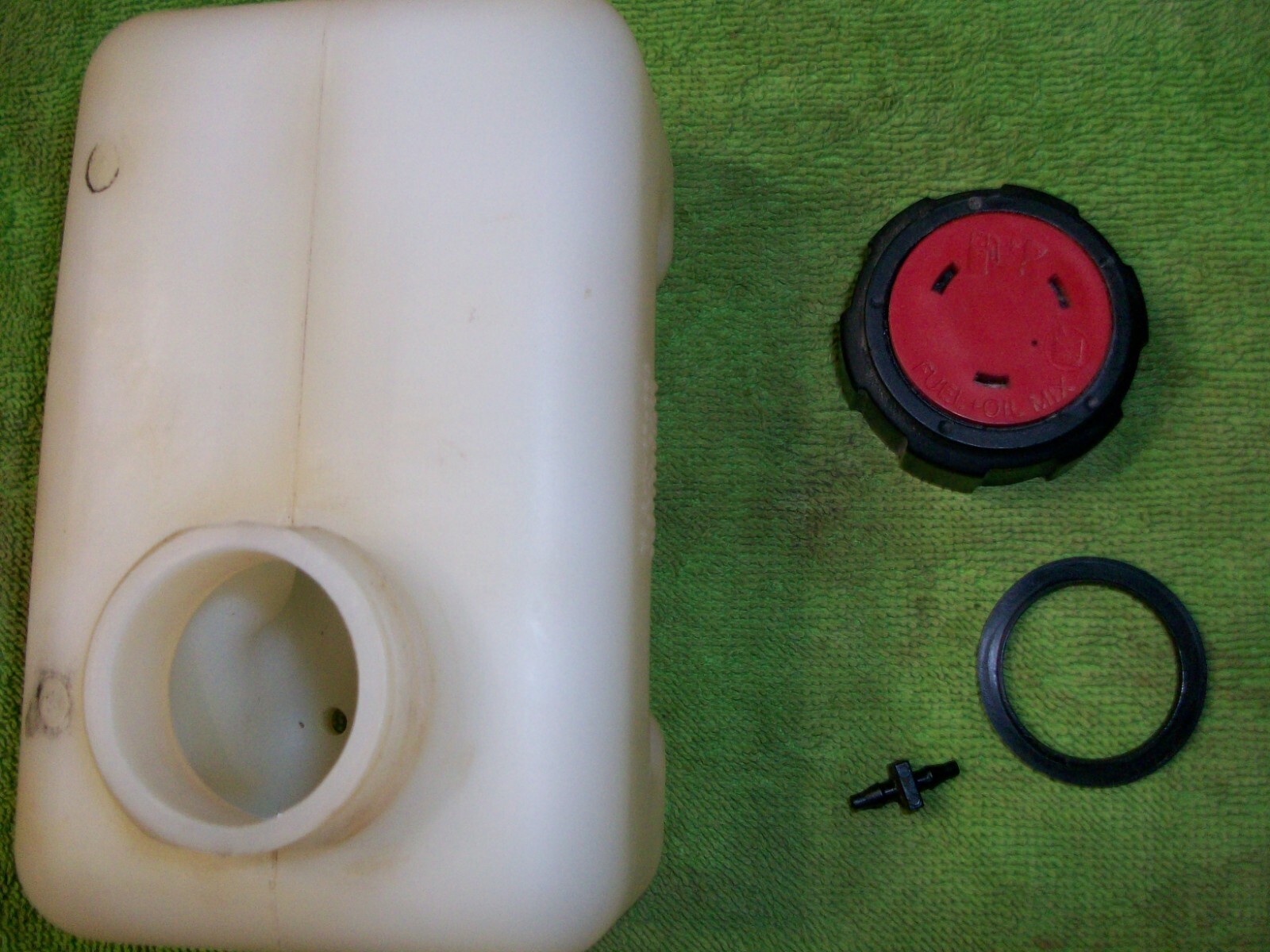 Bolens BL410 Cultivator Tiller Original Equipment Fuel Tank with Lid, #753-04306