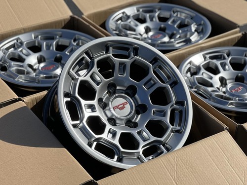 2/2[新品] TOYOTA TRD 純正 R17 6x139.7 Toyota 4 Runner FJ Cruiser Matte Gray 17 TRD 6 Spoke Alloy