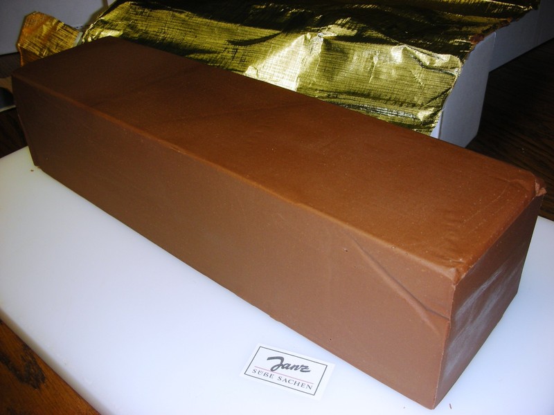 Janz Feinster Nougat Dunkel Ganzer Block 2500g - Unser Bester !
