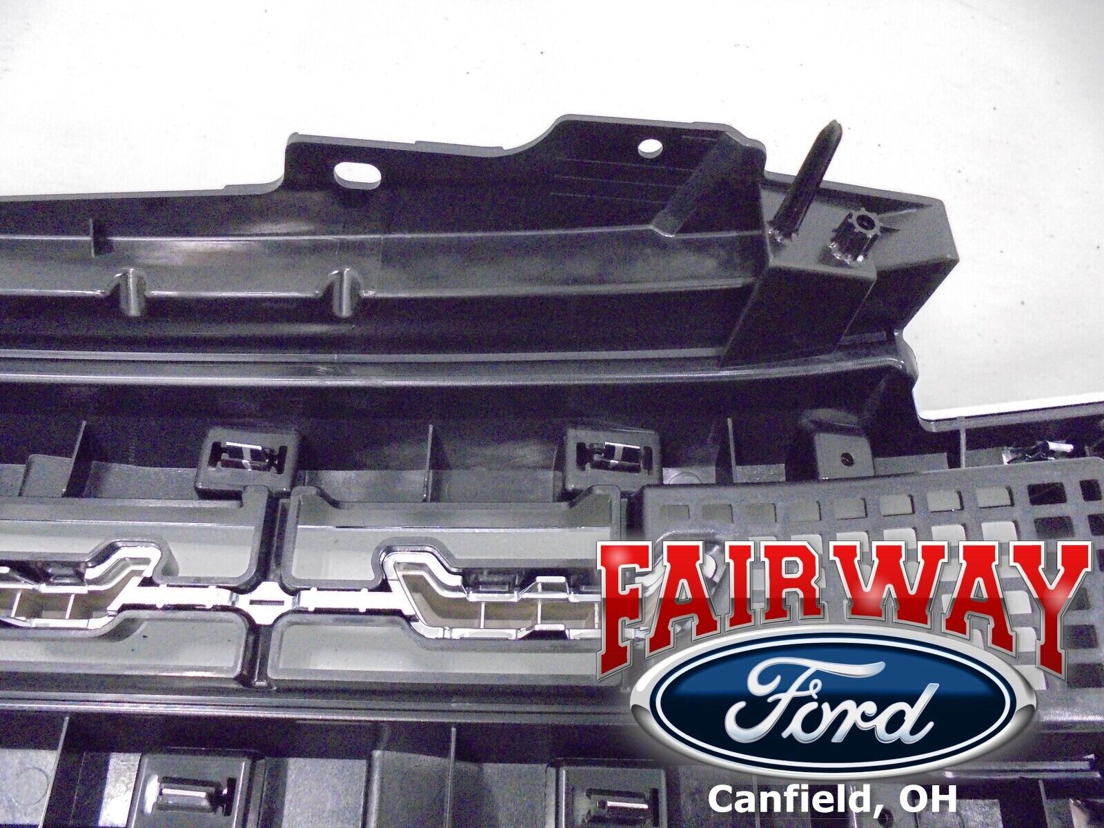 23 thru 24 Super Duty OEM Genuine Ford Platinum Grille Grill PC3Z-8200-EA