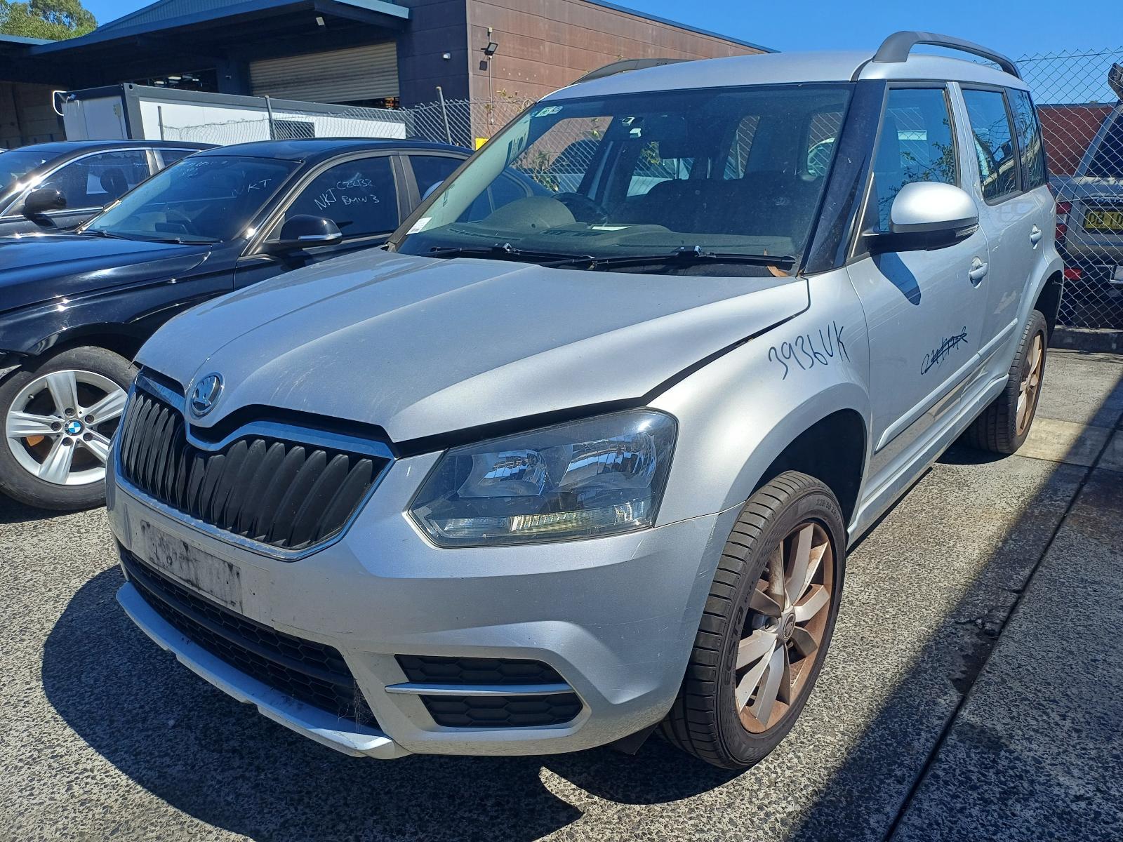 SKODA YETI 5L 04/2014-12/2017 TAILGATE SILVER - thumbnail 2