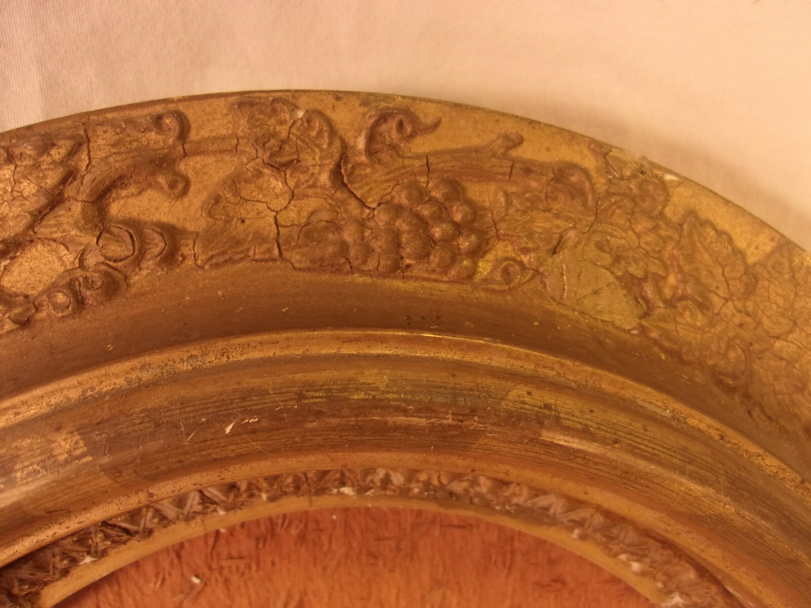 Antique victorian OVAL FRAME 12 1/4 X 14 1/4 holds 8x10 molding 2 1/2