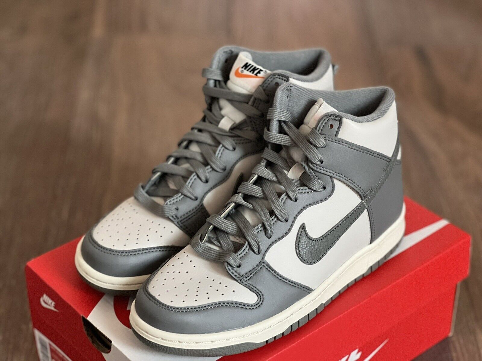 NEW Nike Dunk High SE (GS) Retro Light Bone Tumbled Grey NEW Nike Dunk High SE (GS) Retro Light Bone Tumbled Grey