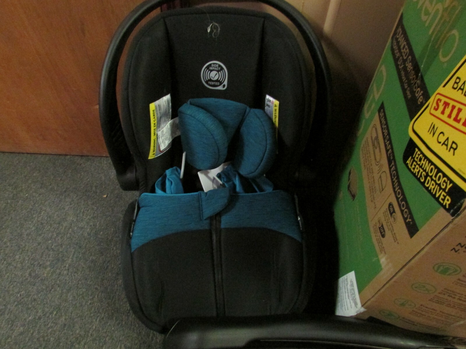 Evenflo Advanced Sensor Safe Embrace DLX Infant Car Seat Excellent Con Used