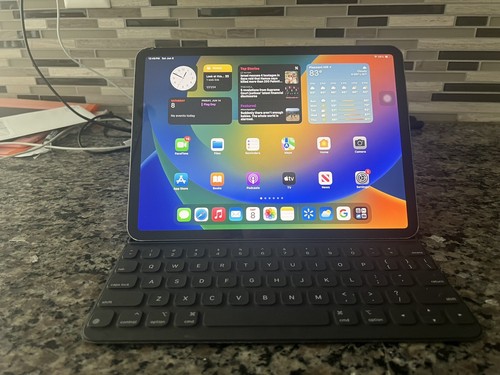 ipad pro 第2世代11cellular＆Magic Keyboard Amazon.com: Apple Magic Keyboard: iPad Keyboard case for