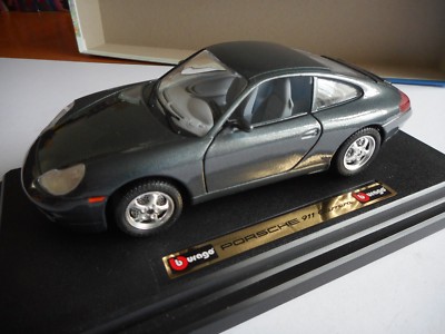 Bburago cod 15085 Porsche 911 Carrera 1:24 with box