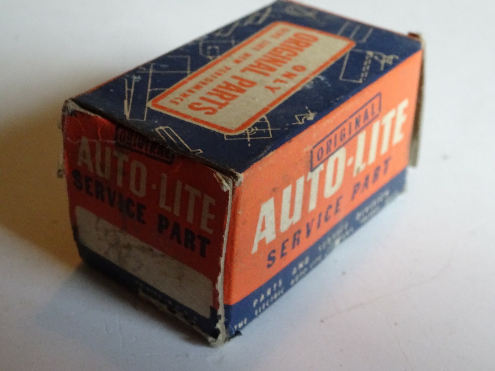 vintage Auto Lite Service Part Box IG-3927A with points