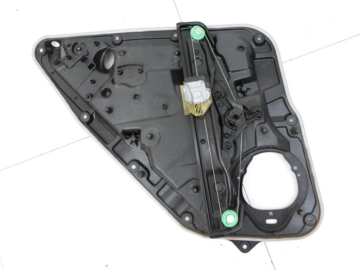 Mercedes W176 A200 12-15 Fensterheber o. FH-Motor Hinten Rechts Mercedes W176 A200 12-15 28.01.2015 A2047303635... Vorschau 4