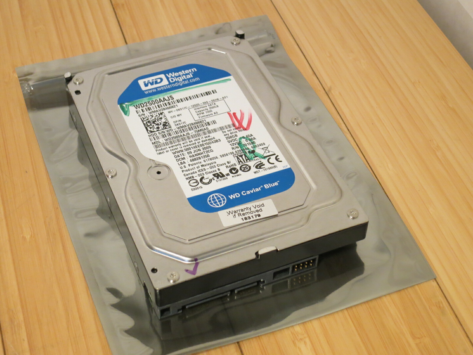 外付けハードディスク・ドライブ WD Caviar Blue 250GB HDD WD2500AAJS Amazon.com: Western Digital 250 GB Caviar Blue SATA 3 Gb/s