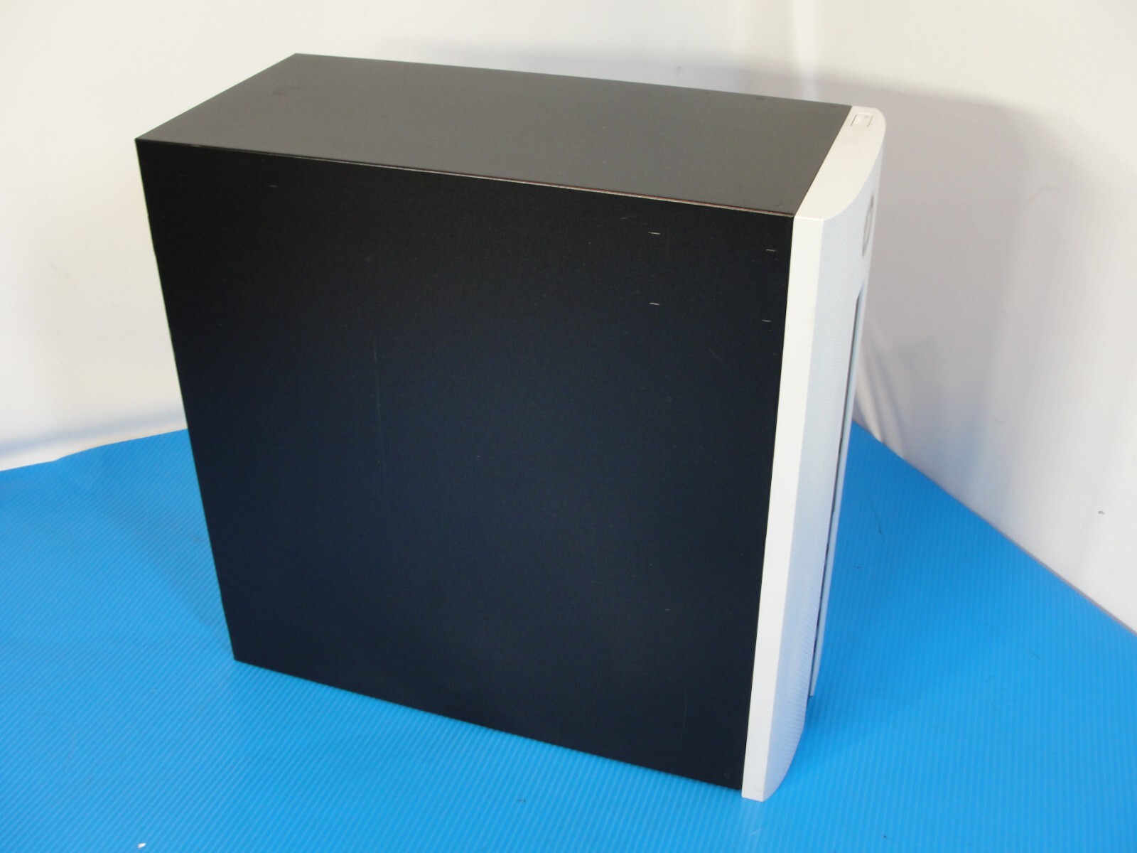HP Pavilion 550-127C Tower Desktop AMD A10 8GB RAM 1TB Storage Win 10 - Thumbnail 6