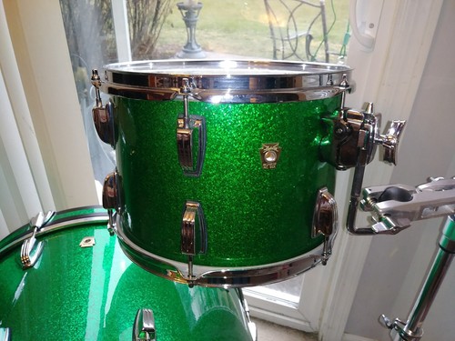 Ludwig Classic Maple Pro Beat Drum Set Green Sparkle 24,16,13 7 ply