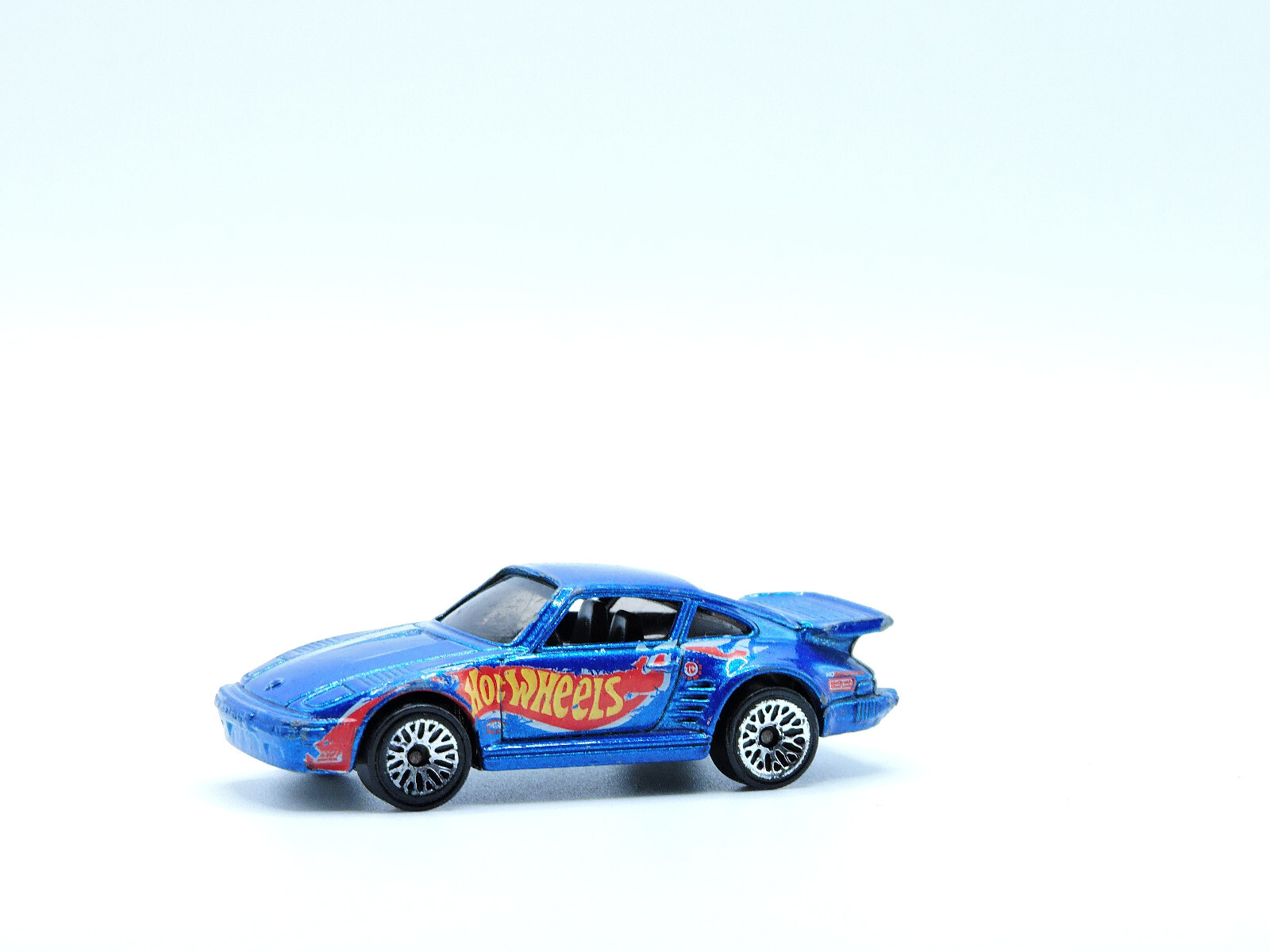 Hot Wheels Mattel 1989 Porsche 930 Turbo Blue Slant Nose