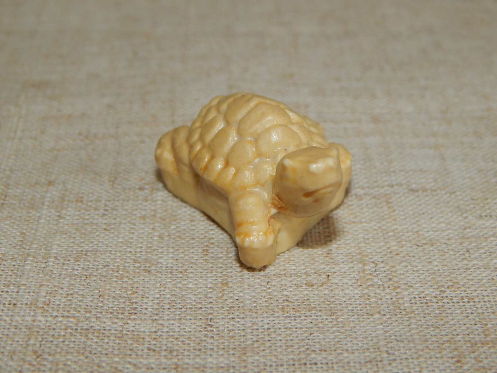 Vintage Lot of 3 Cream Colored ?Resin? Carved Animal Figurines Miniatures