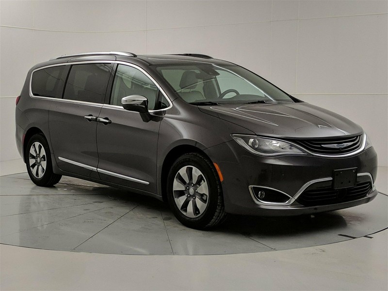 2017 Chrysler Pacifica Hybrid Platinum Leather Moon Roof