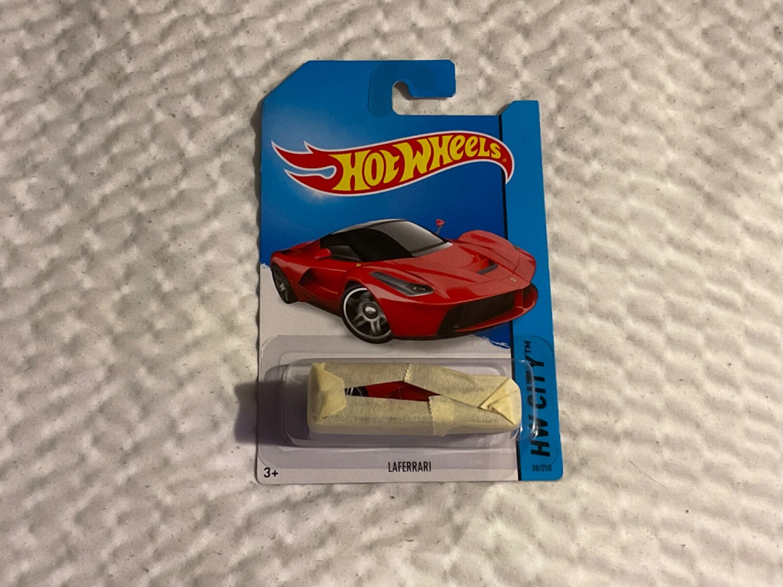 Hot Wheels - (Ferrari) Laferrari (Red) (OKAY CARD CONDITION Hot Wheels - (Ferrari) Laferrari (Red) (OKAY CARD CONDITION