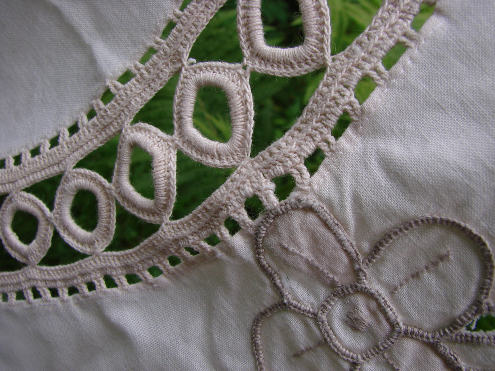 Vintage Tablecloth Embroidered Cut Work 65x98 Madeira LACE INSETS