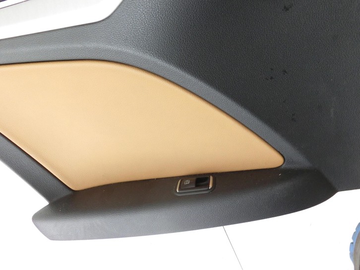 Mercedes E350 A207 10-13 Cabrio Seitenverkleidung Wandpappe Links Hinten Mercedes E350 A207 10-13 17.03.2010... Bild 4