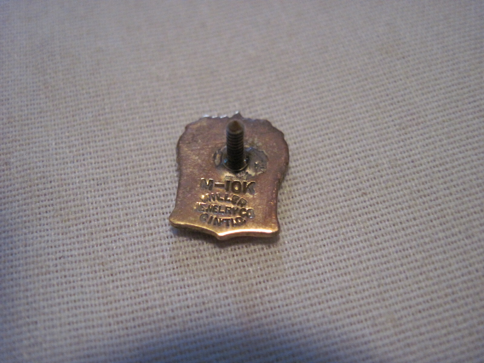 CHEVROLET NATIONAL LEGION OF LEADERS 400 MILLER 10K GOLD VINTAGE SCREW BACK PIN