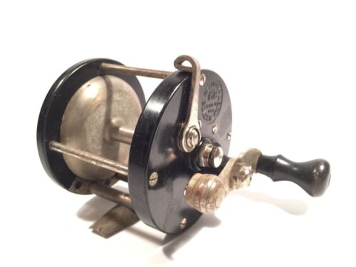 VINTAGE PFLUEGER AKRON No. 1893L Chrome Fishing Reel Casting Reel