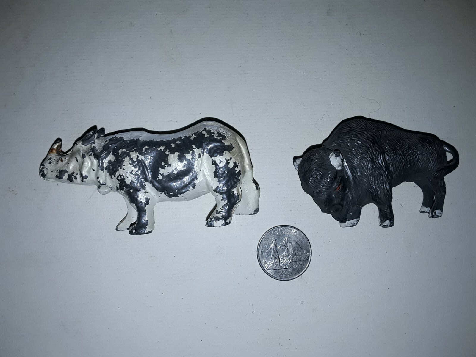 VINTAGE  LEAD TOY ZOO ANIMALS - RHINOCEROUS / RHINO  & BISON / BUFFALO