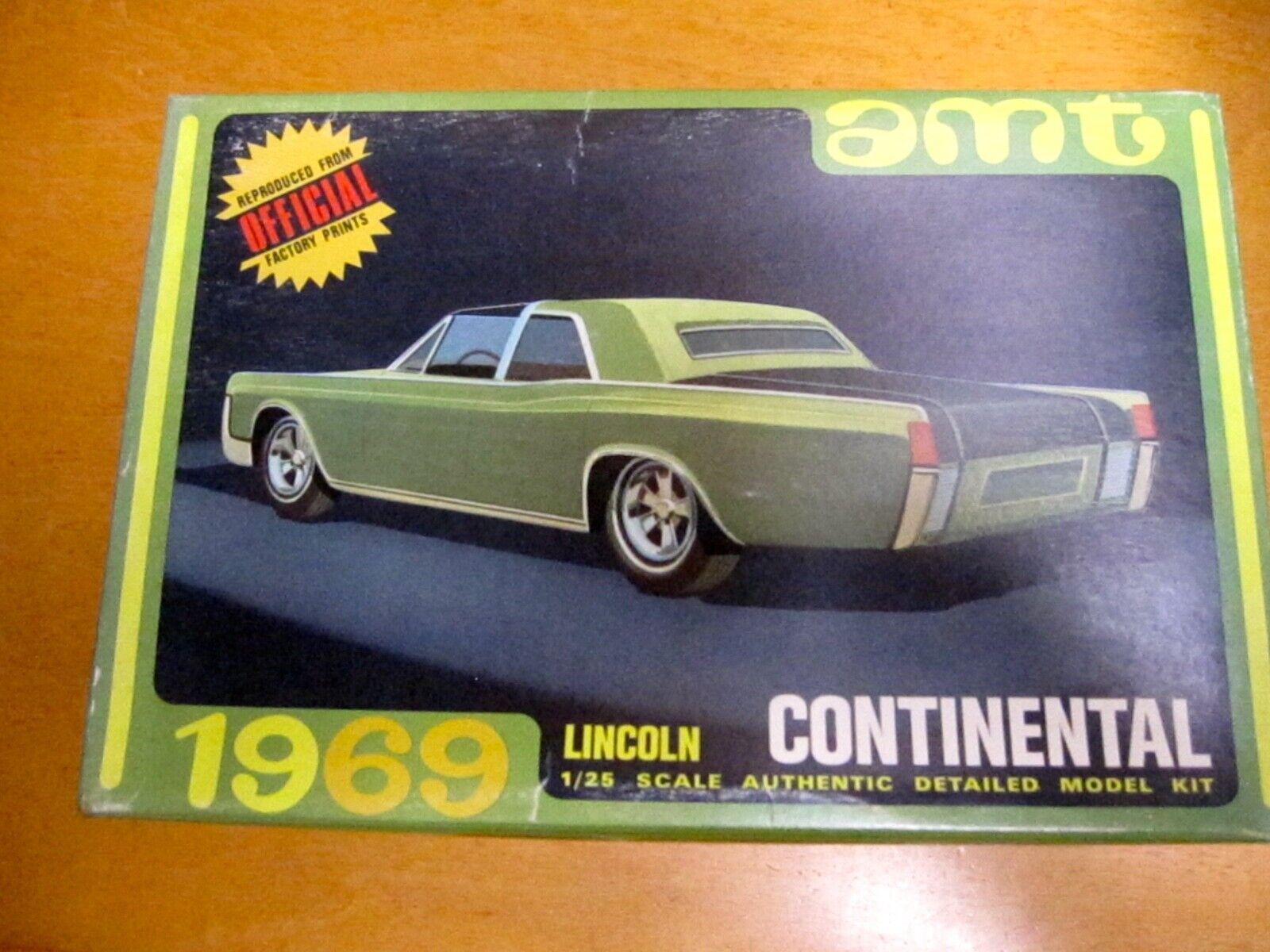 AMT 1969 LINCOLN CONTINENTAL KIT #Y907-200 MINT UNBUILT KIT AMT 1969 LINCOLN CONTINENTAL KIT #Y907-200 MINT UNBUILT KIT