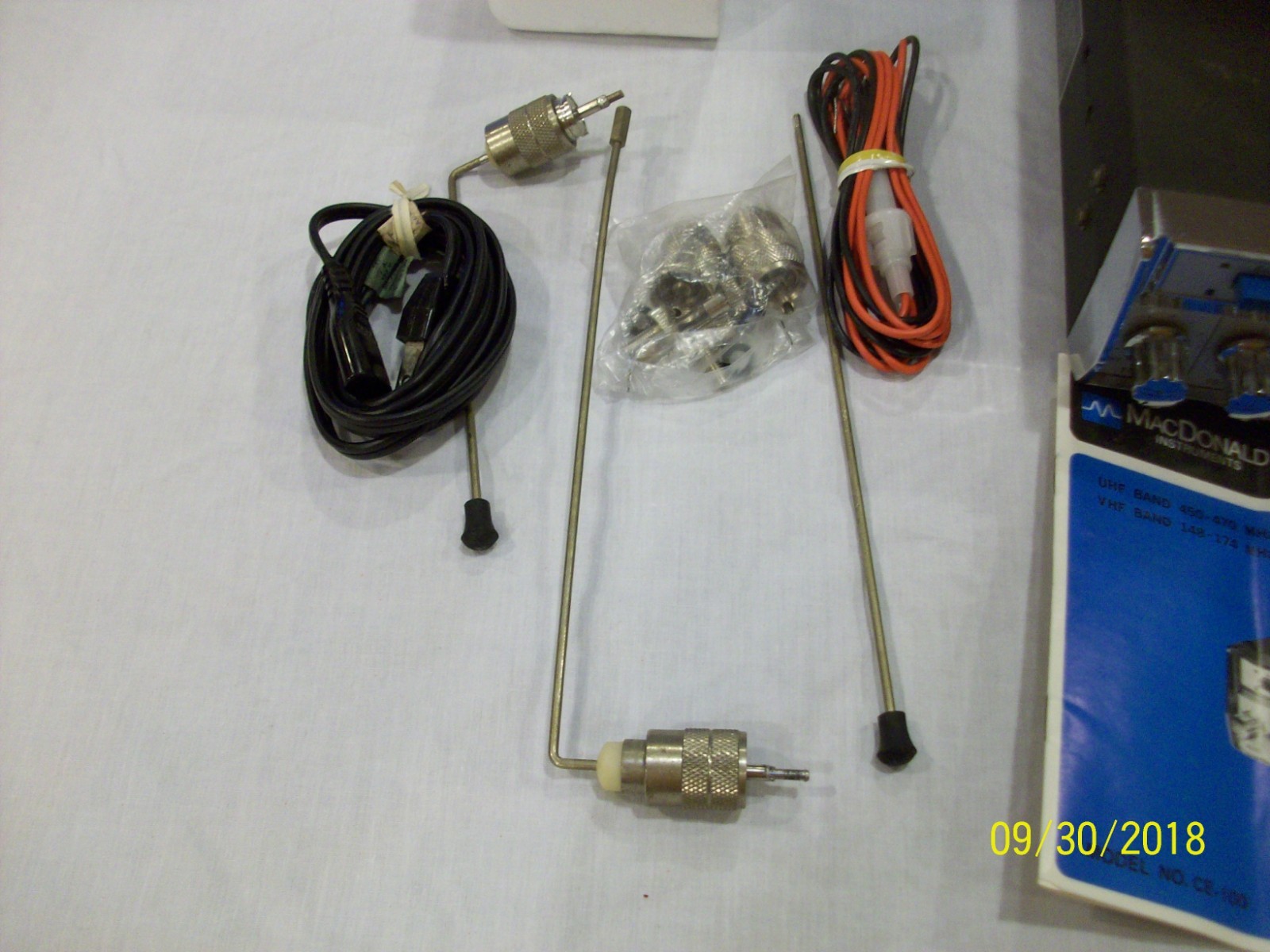 Vintage MacDonald Instruments VHF-UHF Scanner 2 Band Action Radio w/original box