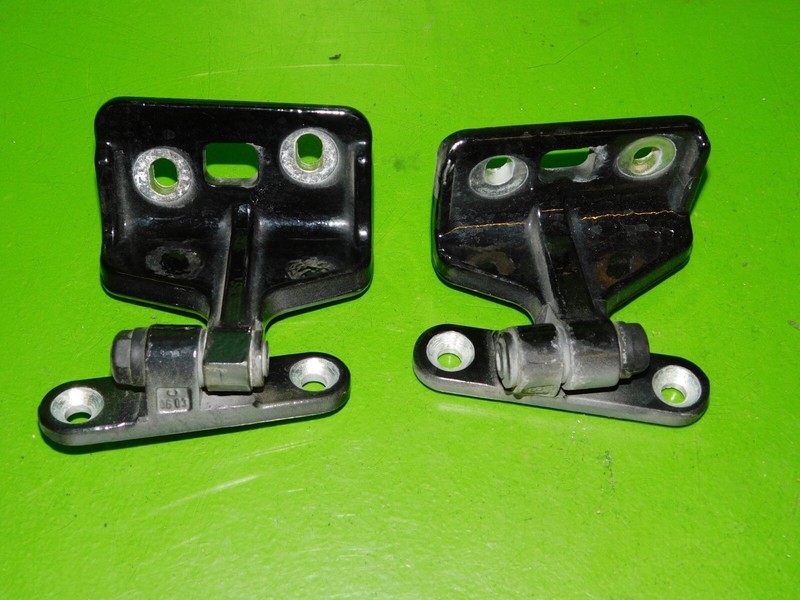 06-11 CLS 550 63 W219 OEM passenger rear door hinges hangers mounts SET C040