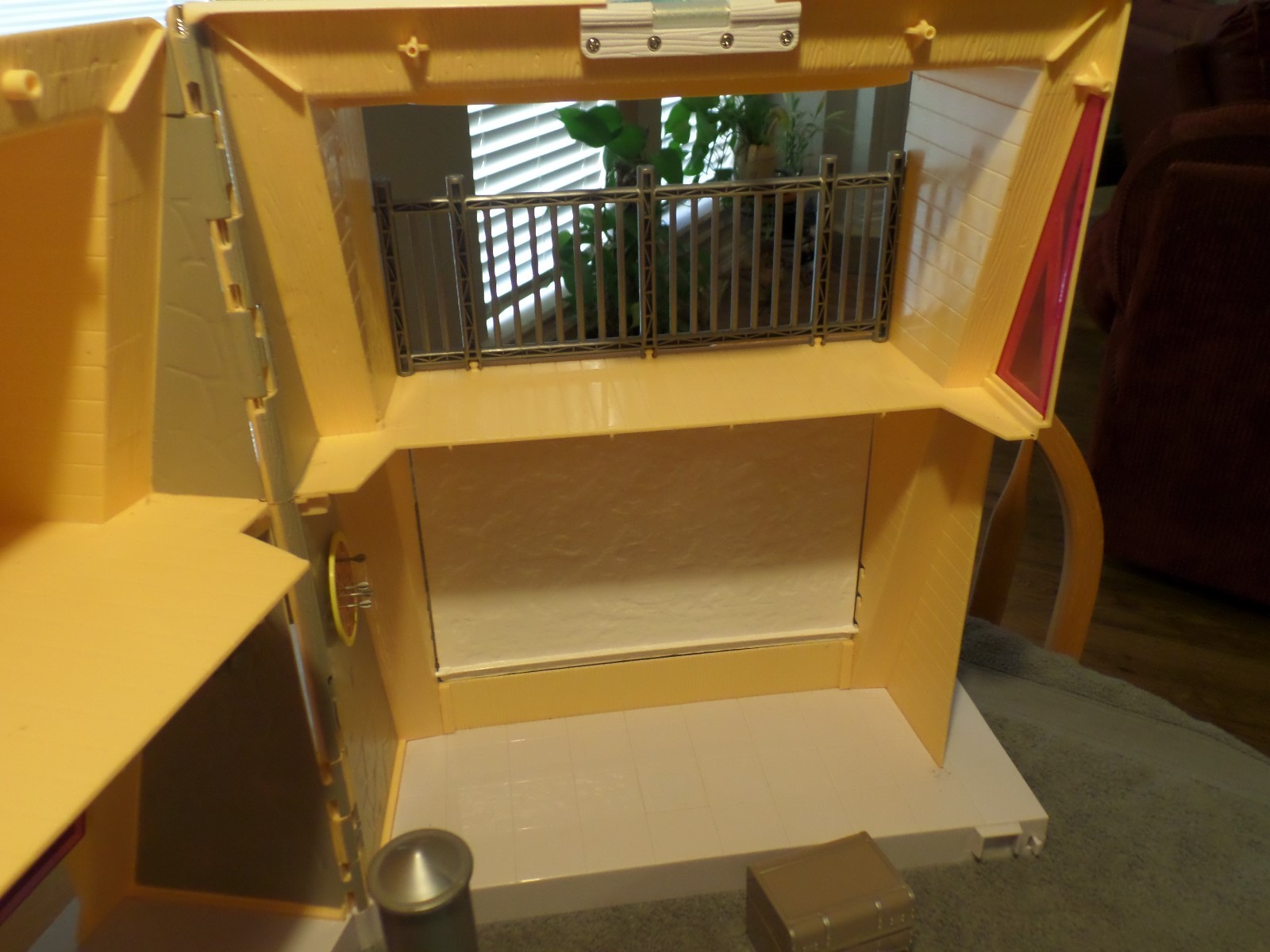 BRATZ ICE CHAMPIONS WINTER LODGE, 2004, TOYS R US EXCLUSIVE