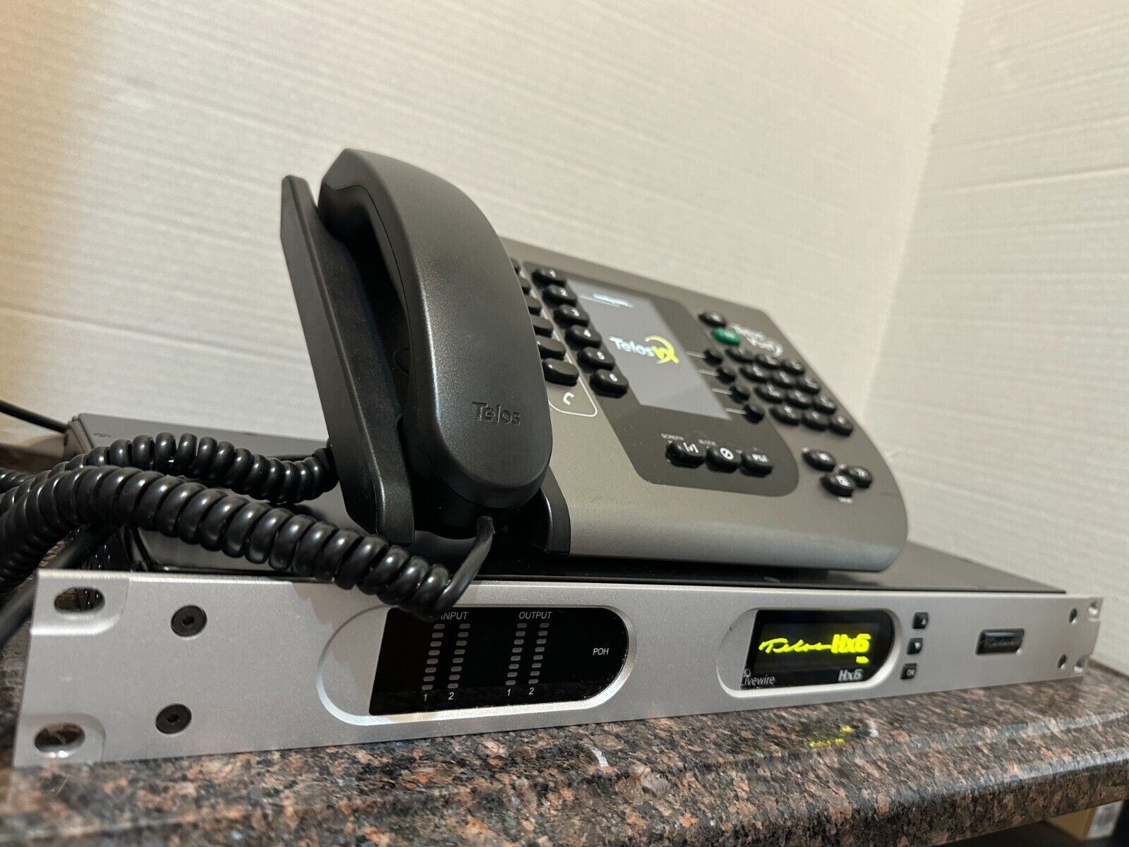 Telos Livewire Hx6 & Vset 6.Six-Line Broadcast Talkshow Telos Livewire Hx6 & Vset 6.Six-Line Broadcast Talkshow