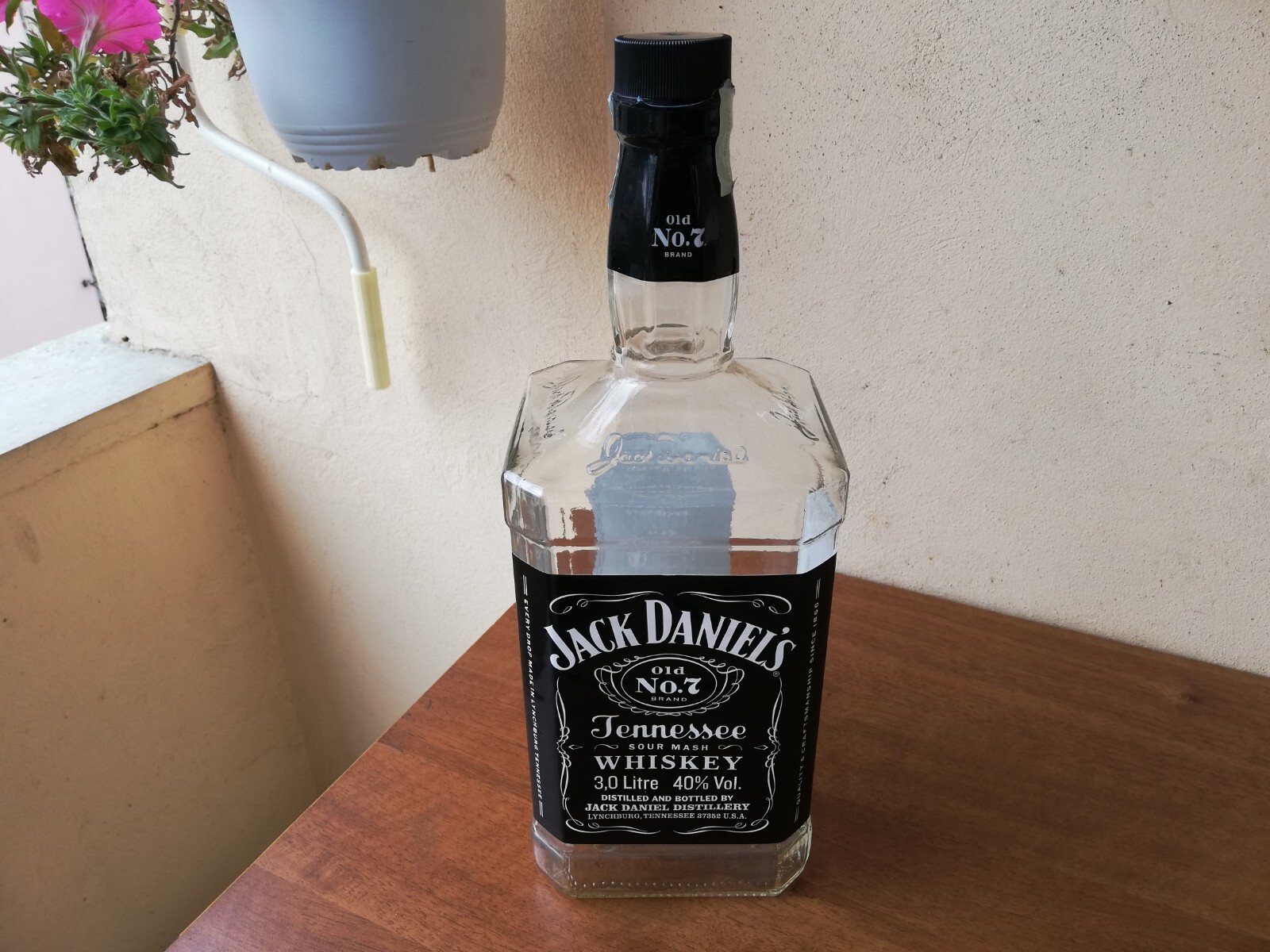Jack Daniels Whiskey 3L Empty Large Glass Bottle for Swing Jack Daniels Whiskey 3L Empty Large Glass Bottle for Swing