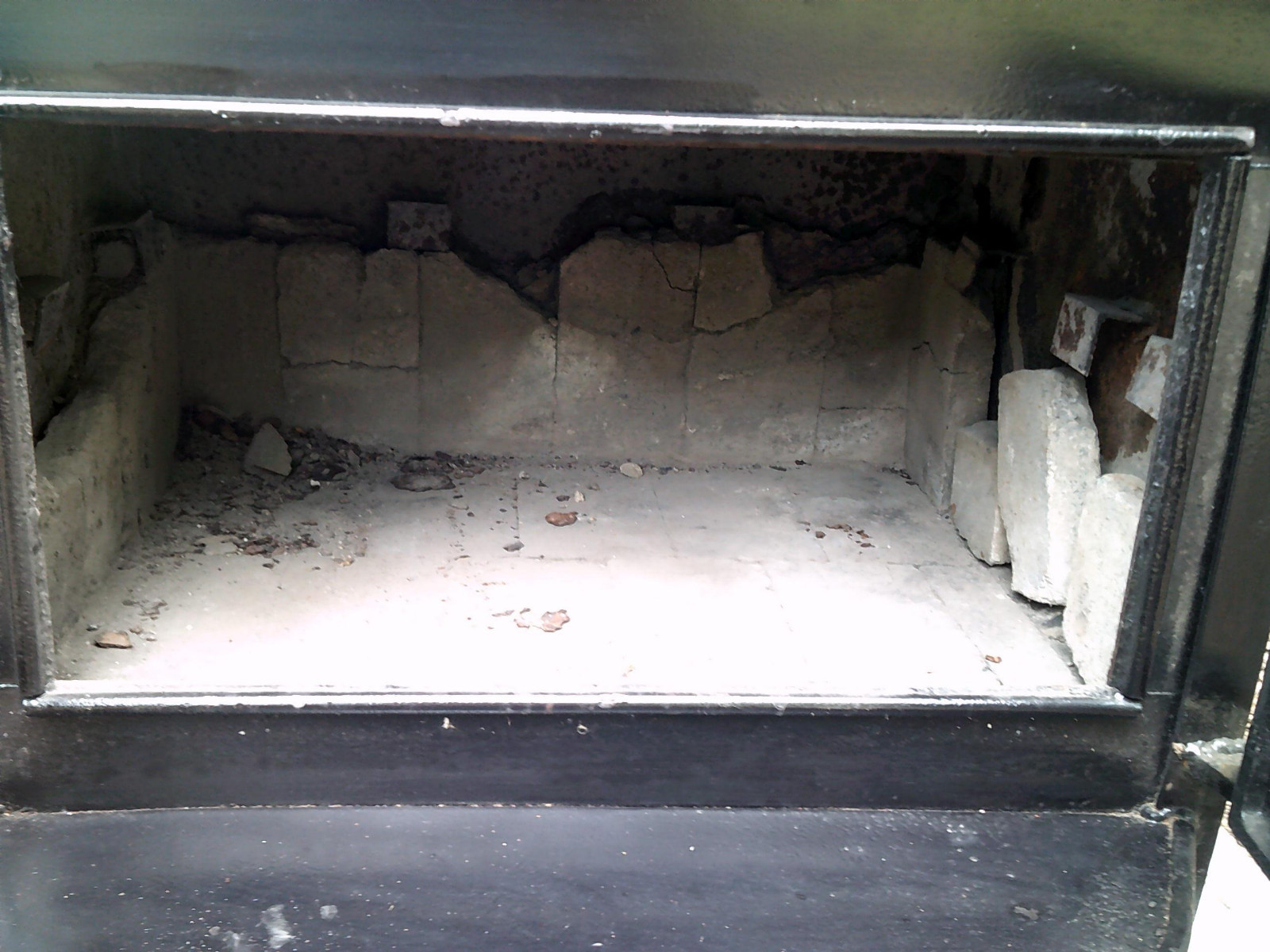 Fisher Grandpa Bear Wood Burning Cast Iron Stove (Fireplace Double Door Model)