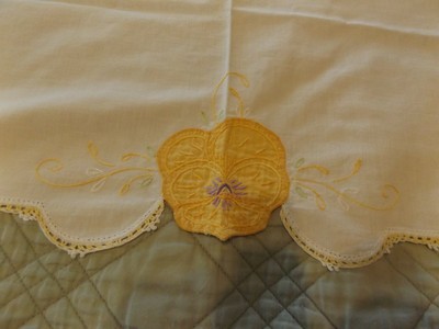 VINTAGE LINEN TABLE RUNNER DRESSER SCARF 39X17.5