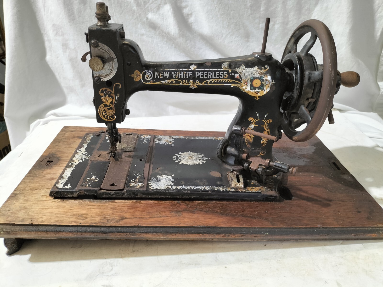 Antique c.1890 Sewing Machine Rare New White Peerless Hand