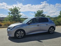 Peugeot 208 1.2 PureTech Allure Premium + 2073 73 plate