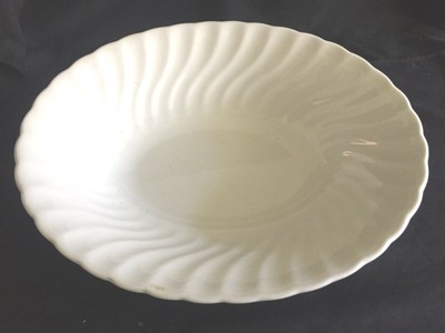 Johnson Bros. Regency Oval Vegetable  Bowl, All White, Excellent