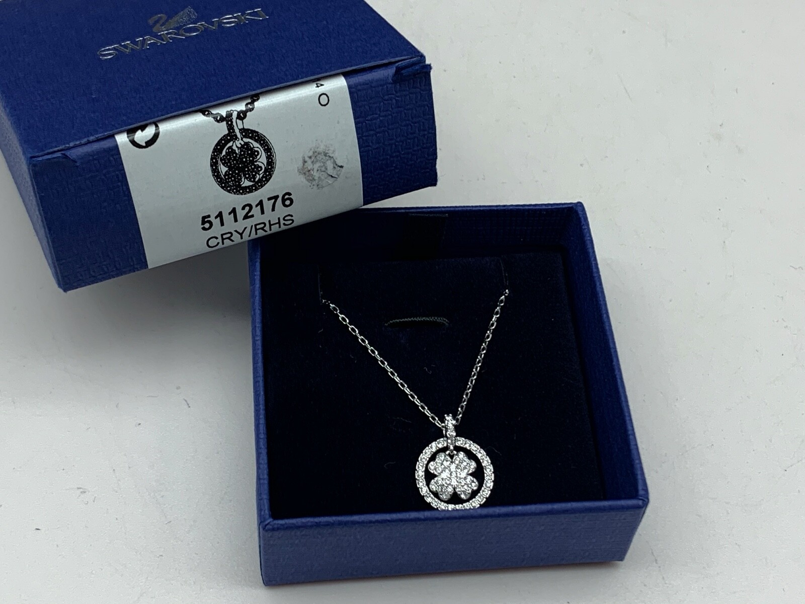 未使用級 SWAROVSKI SPARKLE NECK シルバーパヴェ 箱 未使用級 SWAROVSKI SPARKLE NECK シルバーパヴェ 箱 - メルカリ