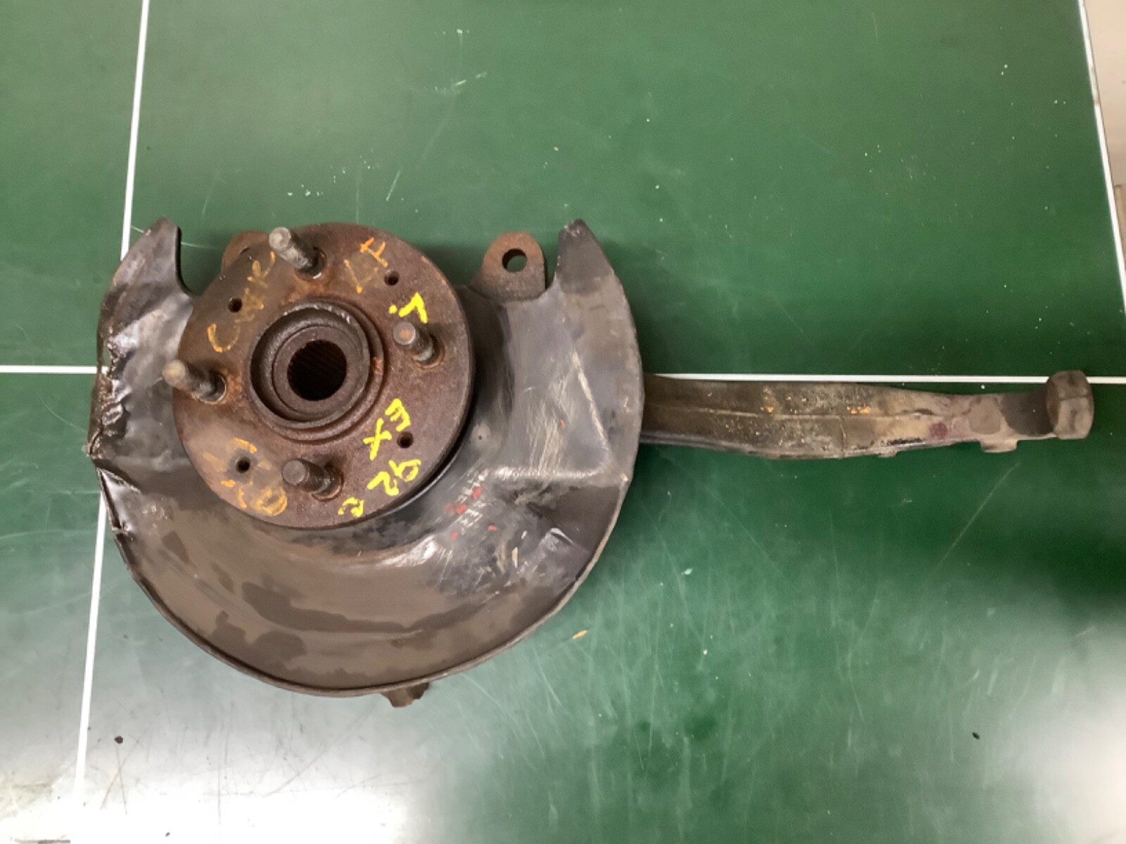 92 93 94 95 Civic EX Left Front Suspension Knuckle Spindle