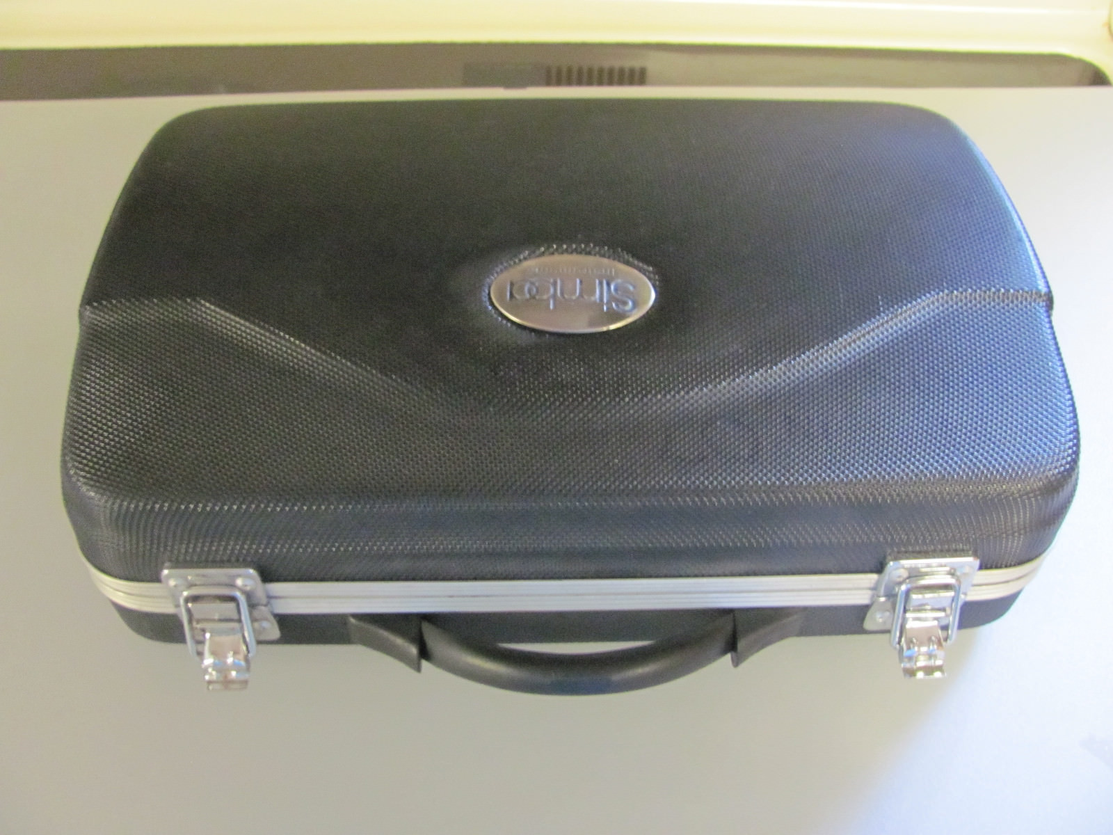 VINTAGE SIMBA CLARINET IN GOOD USED CONDITION.