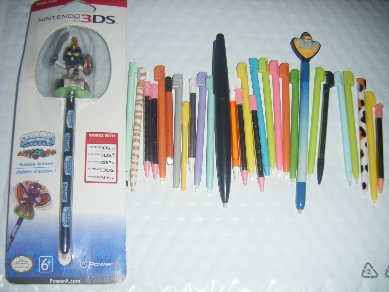 Lot of 30 Nintendo DS 3DS Stylus Skylanders yellow black red orange blue