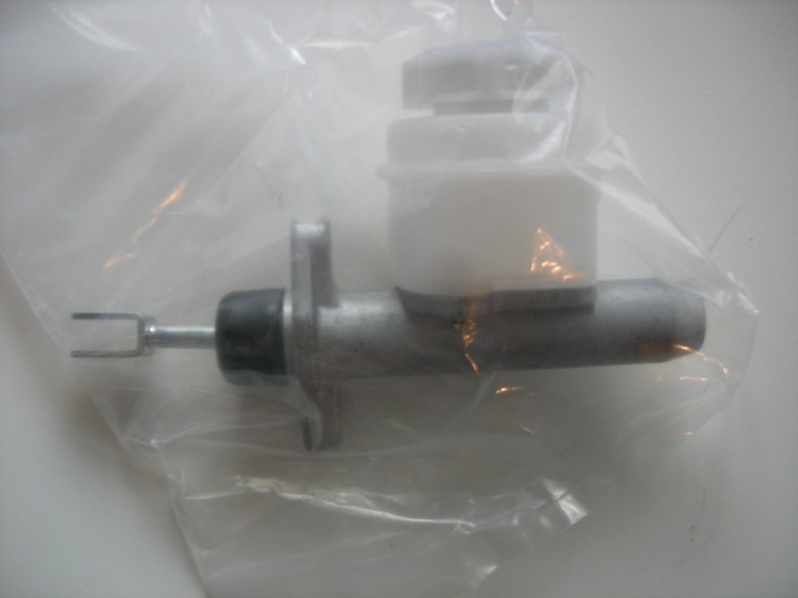 MG MGB BRAKE MASTER CYLINDER  1963 - 1967 CLEARENCE