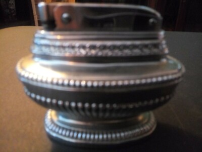 Vintage Lever Automatic Super light Table Top Lighter