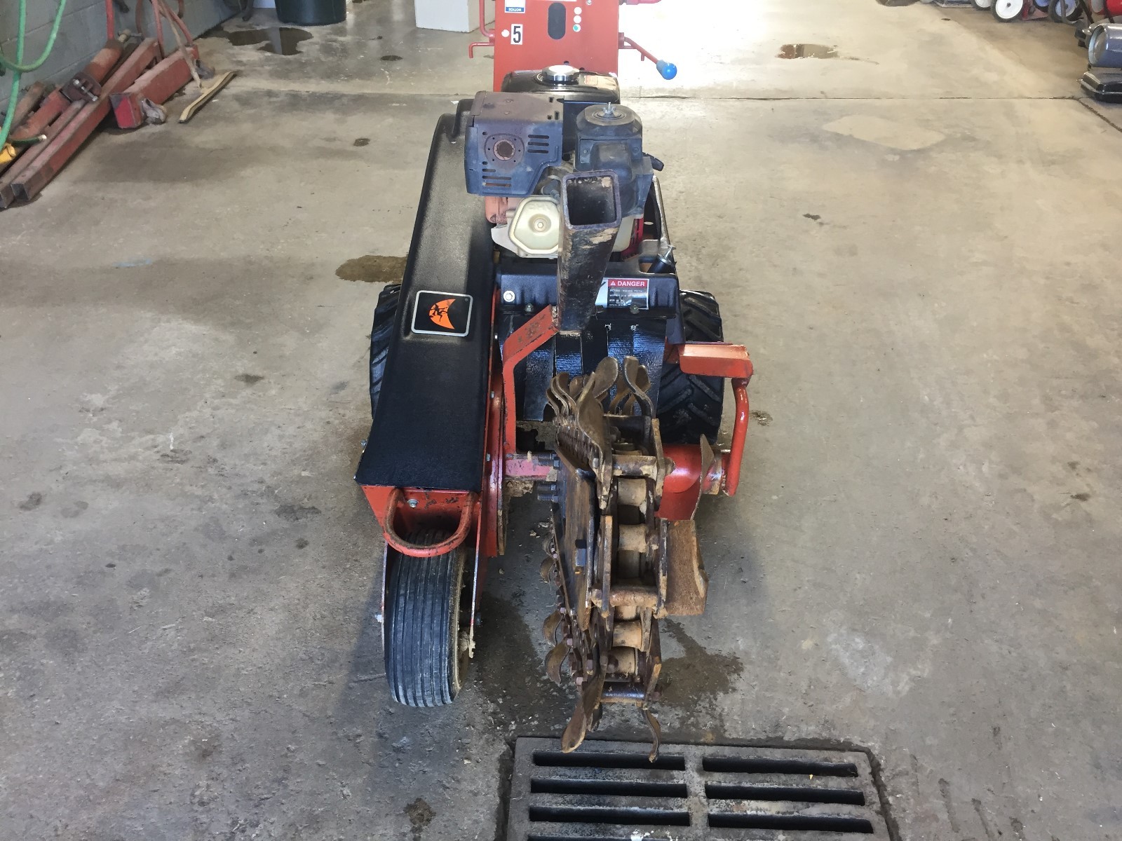 1030 Ditch Witch Trencher