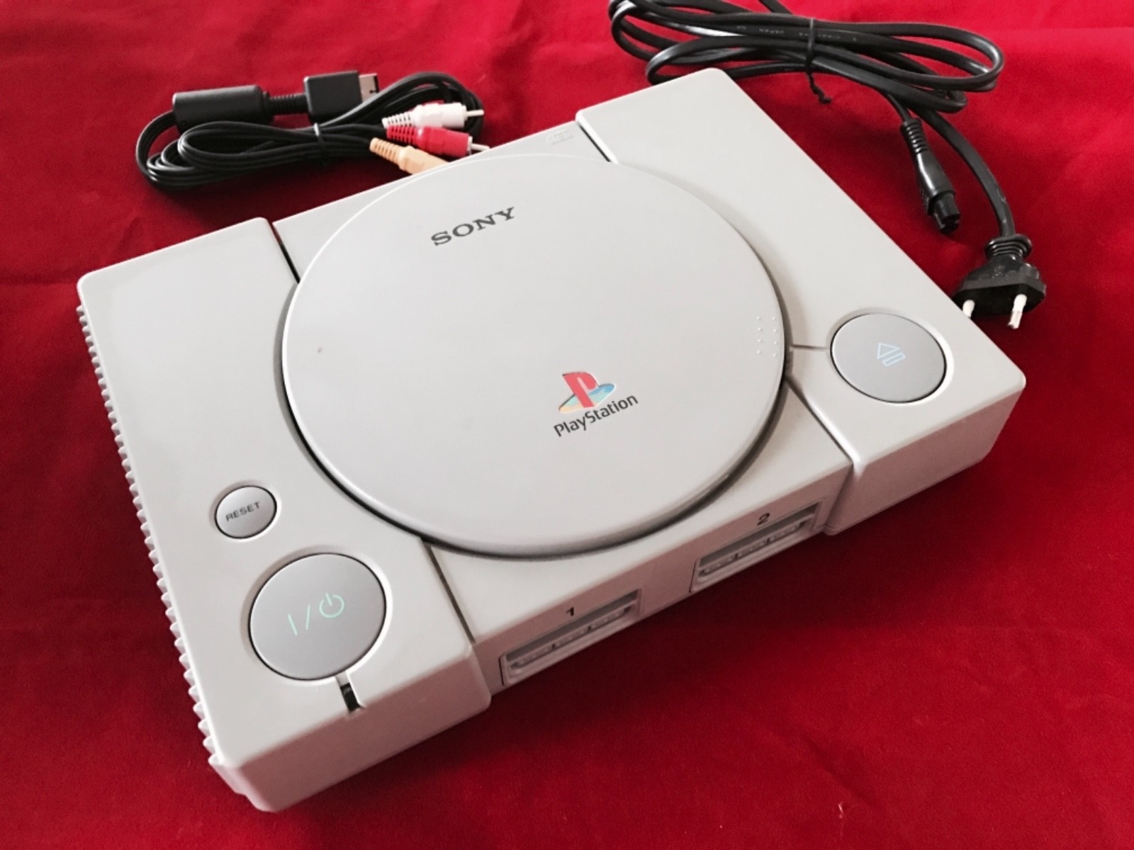 Sony ps1. Sony playstation 1 1995. Sony playstation 1 90е. Ps 1 scph 102. Sony ps1.