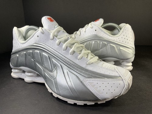 NIKE SHOX R4 ナイキ AR3565-101 Nike Shox R4 White Metallic Silver 2024 AR3565-101 Womens